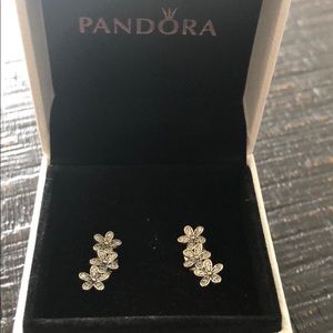 Pandora - Dazzling Daisies Stud Earring